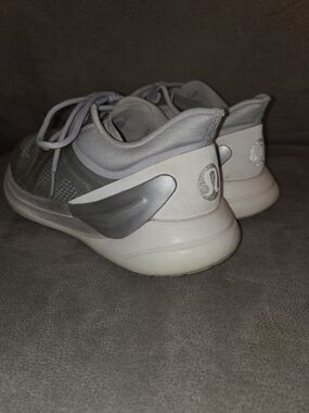 Women's Gray and White Low-Top Training Sneakers